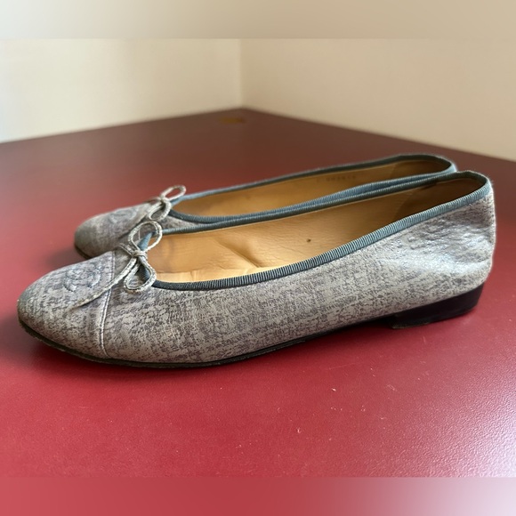 Chanel Ballerines (Ballet Flats), Light Denim Blue, Monogram Toe, Size 41. - Picture 3 of 8